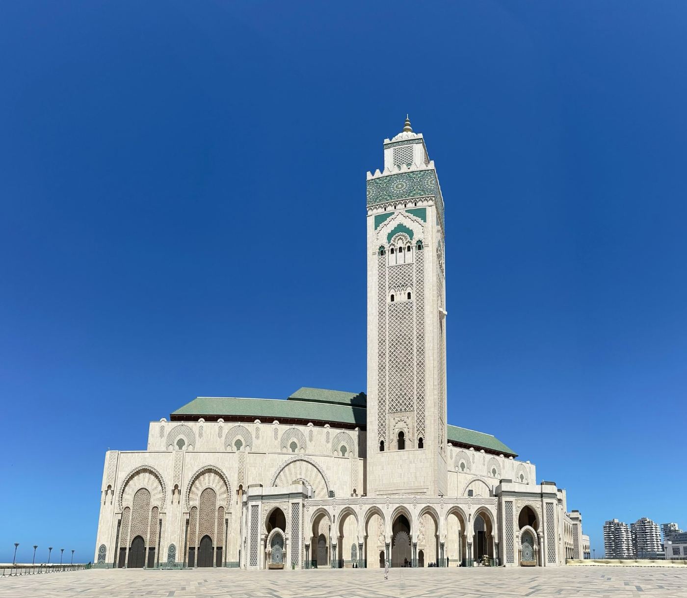 Mosquée avec ciel bleu clair